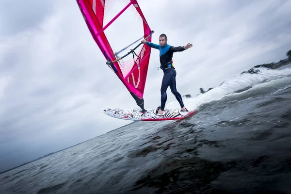 Rüzgar Sörfü yapan — Stok fotoğraf