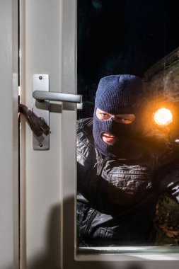 Cracksman çalışırken ara pencere kilidi