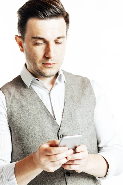 Immagine ravvicinata di un uomo d'affari con uno smartphone — Foto Stock