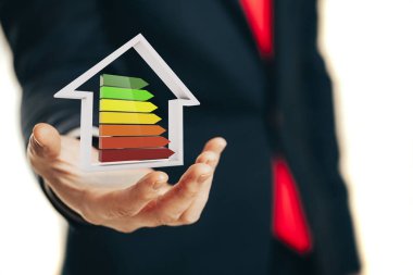 Bir verimlilik performans ölçeği tutan işadamı kavramı