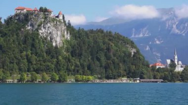 Bled Gölü Slovenya yukarıda eski ortaçağ kalesi