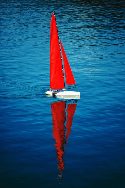 Radio remote control rc sailing yacht boat simulation model — Stock Photo, Image