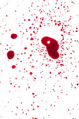 Beyaz yüzey üzerinde kan damlar