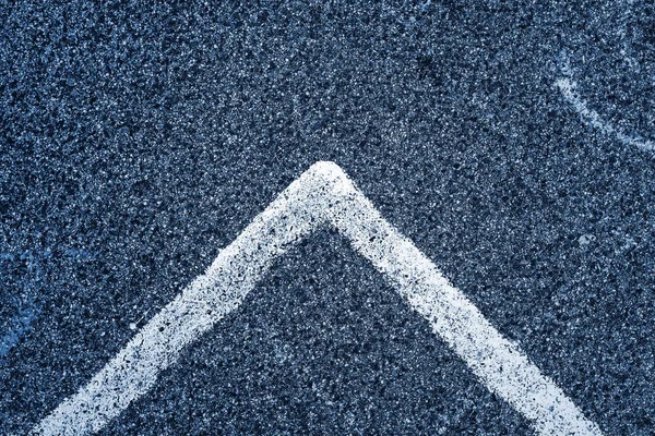 White line and asphalt road as simple urban background pattern — Stock Photo, Image