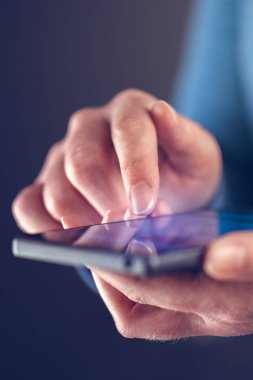 Akıllı telefon ekran dokunaklı parmak