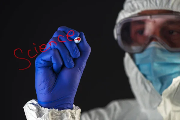 Científico en la escritura de ropa protectora Ciencia — Foto de Stock