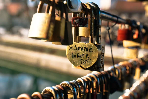 Love padlocks on Butches's bridge in Ljubljana, Slovenia — Stock Photo, Image