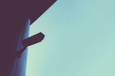 Güvenlik kamerasının kopyası spa ile soyut tonda siluet