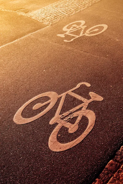 Fahrbahnmarkierung für Radfahrer — Stockfoto