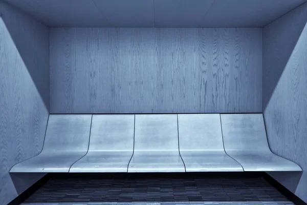 Moderna sala de espera interior con asientos vacíos —  Fotos de Stock