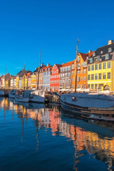 Копенгаген Нюхавн та забезпечує канал і район — стокове фото