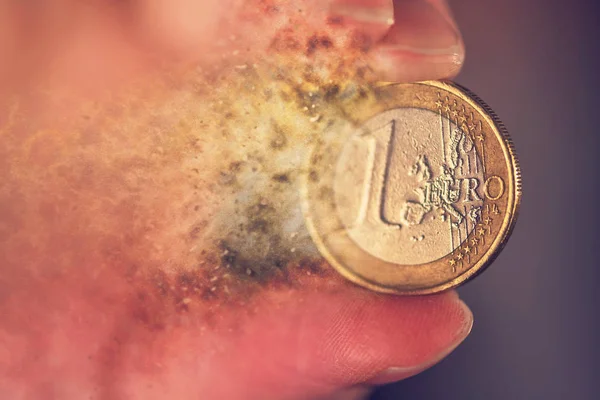 Moneda euro inflación y concepto de crisis —  Fotos de Stock
