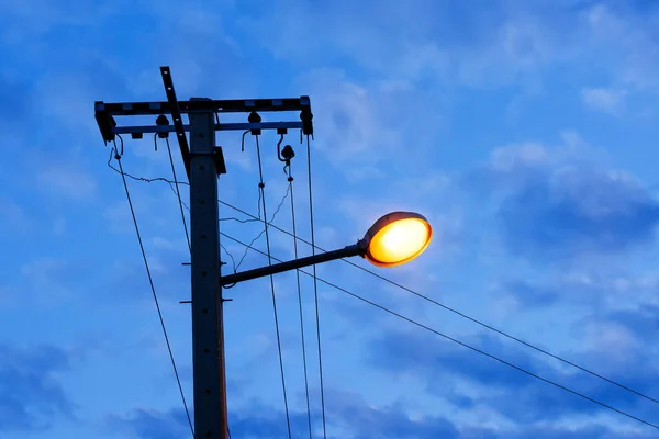 Luz de calle por la noche — Foto de Stock