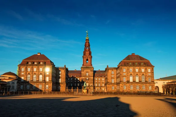 Дворец Кристиансборг в Дании, датский парламент — стоковое фото