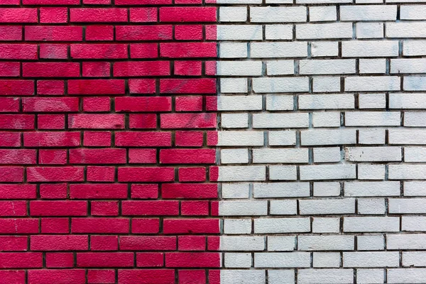 Superficie de pared de ladrillo pintado rojo y blanco — Foto de Stock