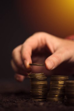 Çiftçi yığın paralar, tarımsal gelir