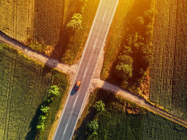 Вид с воздуха на дорожное движение — стоковое фото