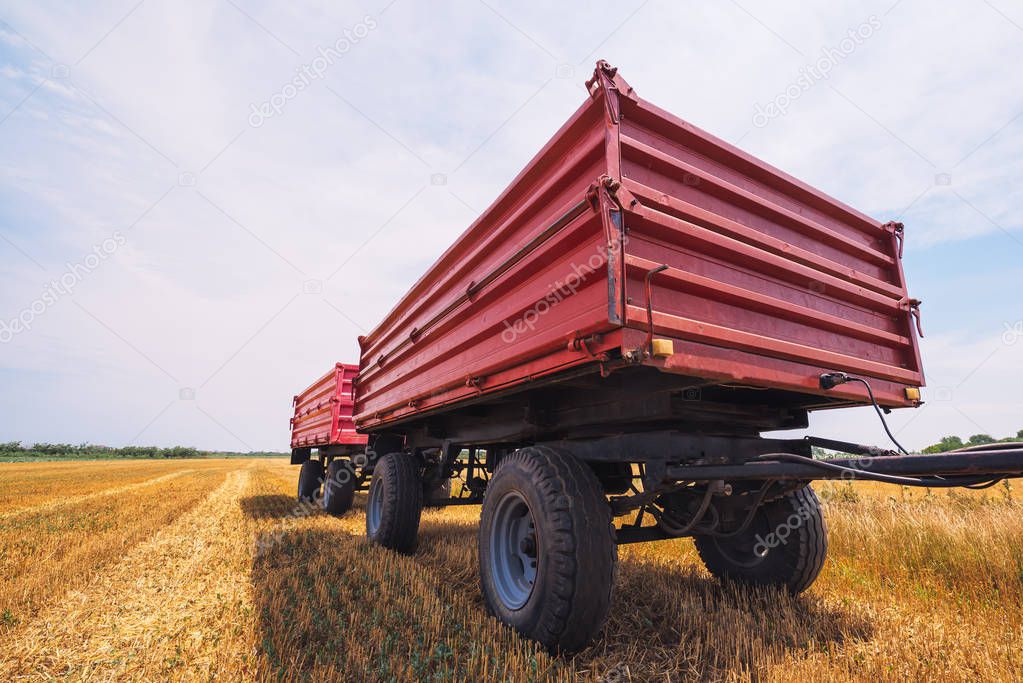 Agricultural tractor trailer