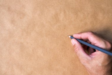 Kalemle çizim erkek Illustrator ve kroki sanatçı