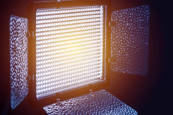 Apparecchiature luminose a LED per la produzione di foto e video — Foto Stock