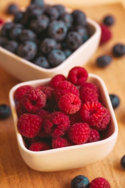 yaban mersini ve ahududu