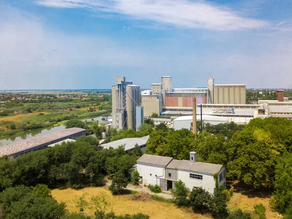 Fabrika binaları, dron ile endüstriyel cityscape havadan görünümü — Stok fotoğraf