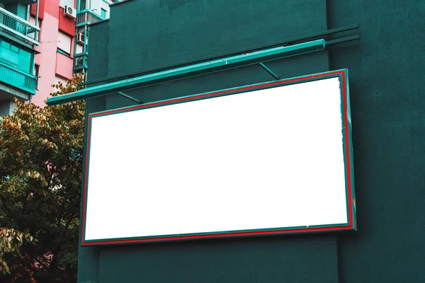 Espacio de la copia del cartel de la ciudad de publicidad en blanco — Foto de Stock