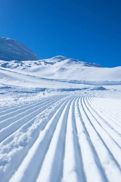 Pista da sci preparata sulla neve — Foto Stock