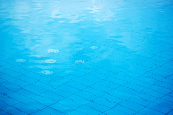 抽象的游泳池水作为背景 — 图库照片