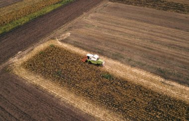 Hava görünümünü hasat Mısır alan birleştirmek