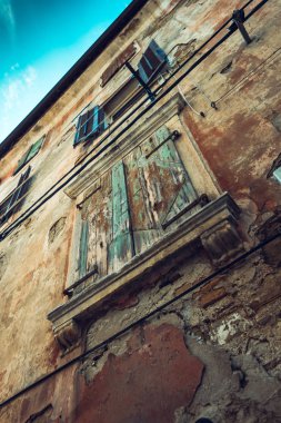 Tipik Akdeniz cephe mimarisi tarzı