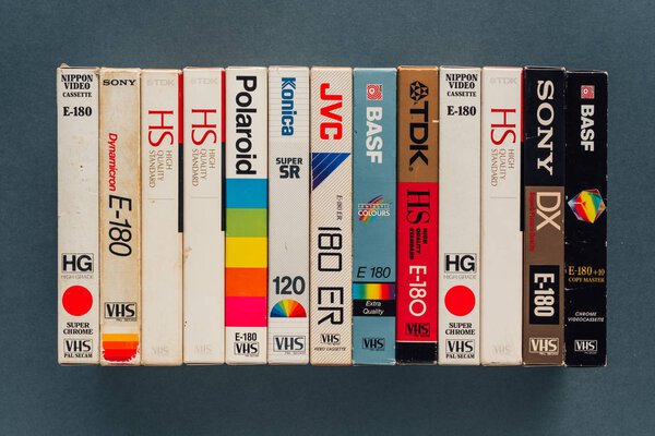Видеокассеты VHS, ретро-видео технологии
