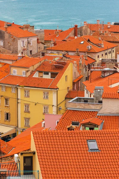 Piran telhados da cidade — Fotografia de Stock