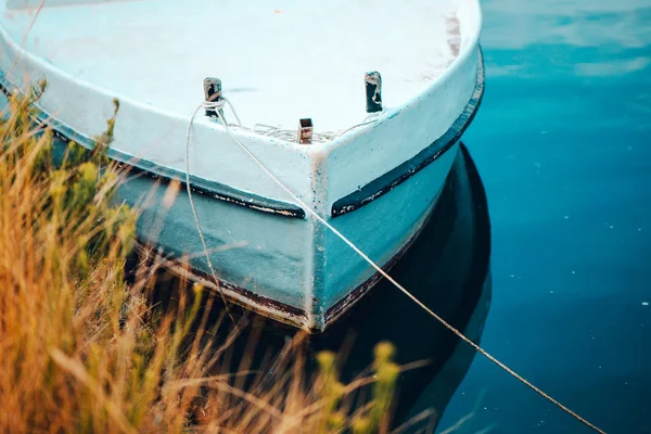 Samotny Połów Łódka — Zdjęcie stockowe