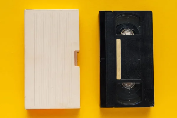 Fita casette de vídeo usada em branco, tecnologia retro — Fotografia de Stock