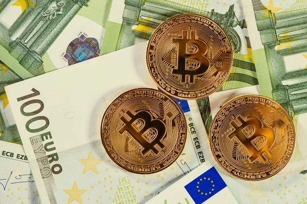 Bitcoins і євро — стокове фото