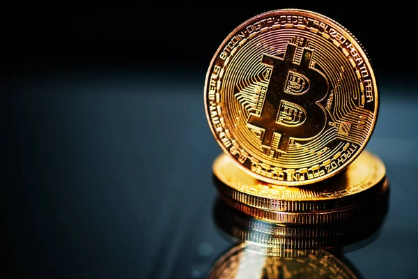 Gestapelte Bitcoins — Stockfoto