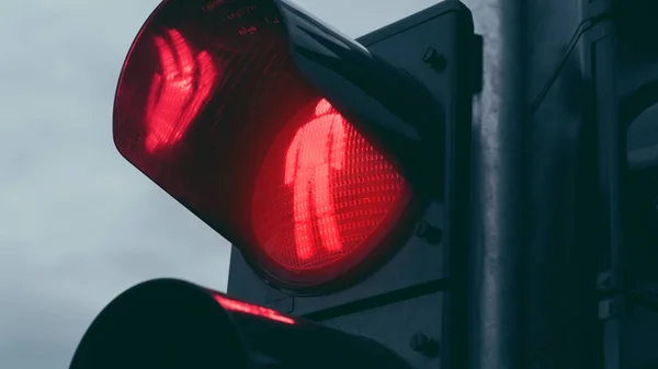 Yayalar için kırmızı trafik ışığı — Stok fotoğraf
