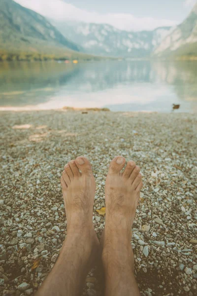 Літній відпочинок біля озера — стокове фото