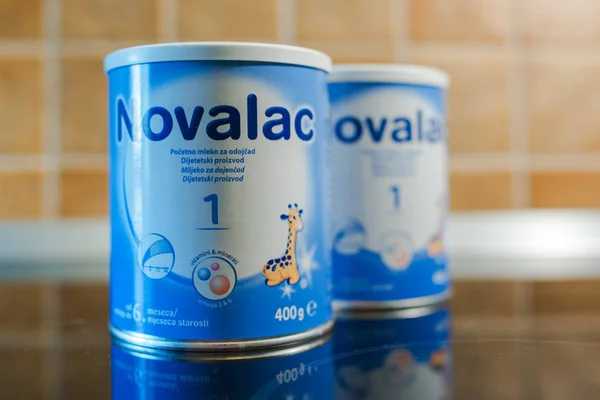 Leche en polvo de novalac para recién nacidos — Foto de Stock