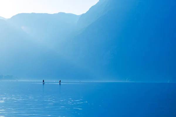 Stand up paddle embarquement sur le lac Bohinj — Photo