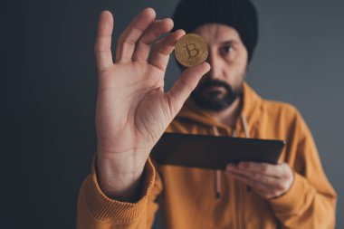 Adam sunan bitcoin