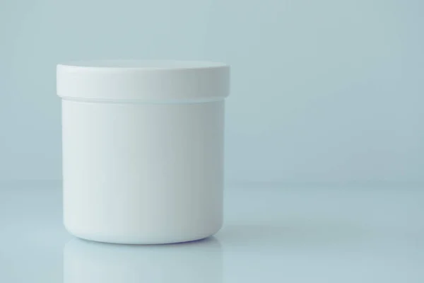 Kozmetik krem plastik kavanoz — Stok fotoğraf