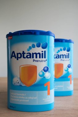 Aptamil toz süt yeni doğan