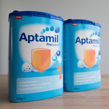 Aptamil toz süt yeni doğan