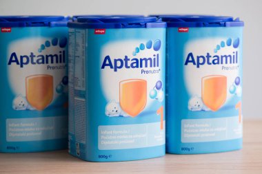 Aptamil toz süt yeni doğan