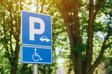 Handikap otopark yer işareti, Engelli kişi için ayrılmış çok alan