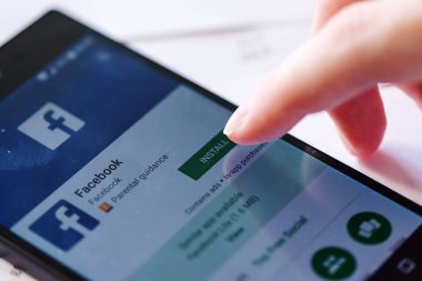 Facebook hareket eden app akıllı telefonlar için yükleyin