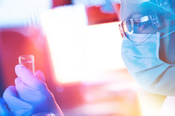 Дослідник Фармакології Який Працює Лабораторії Розробки Нової Вакцини Від Імунології — стокове фото