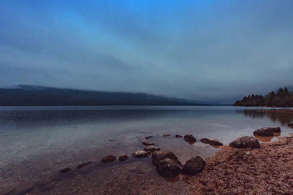 Bohinj Gölü 'nde şafak söküyor — Stok fotoğraf